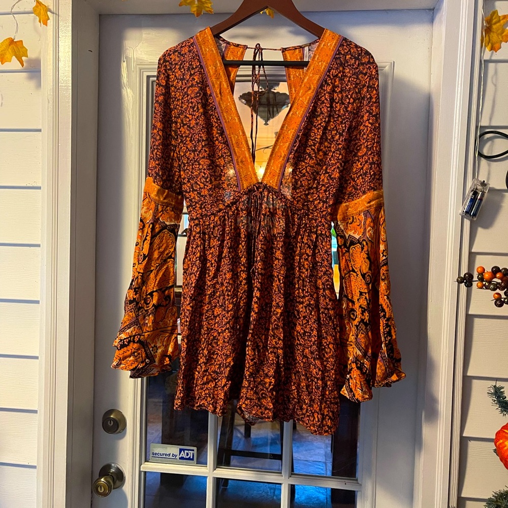 Free People x small boho bell sleeves tie top open back floral jumper shorts